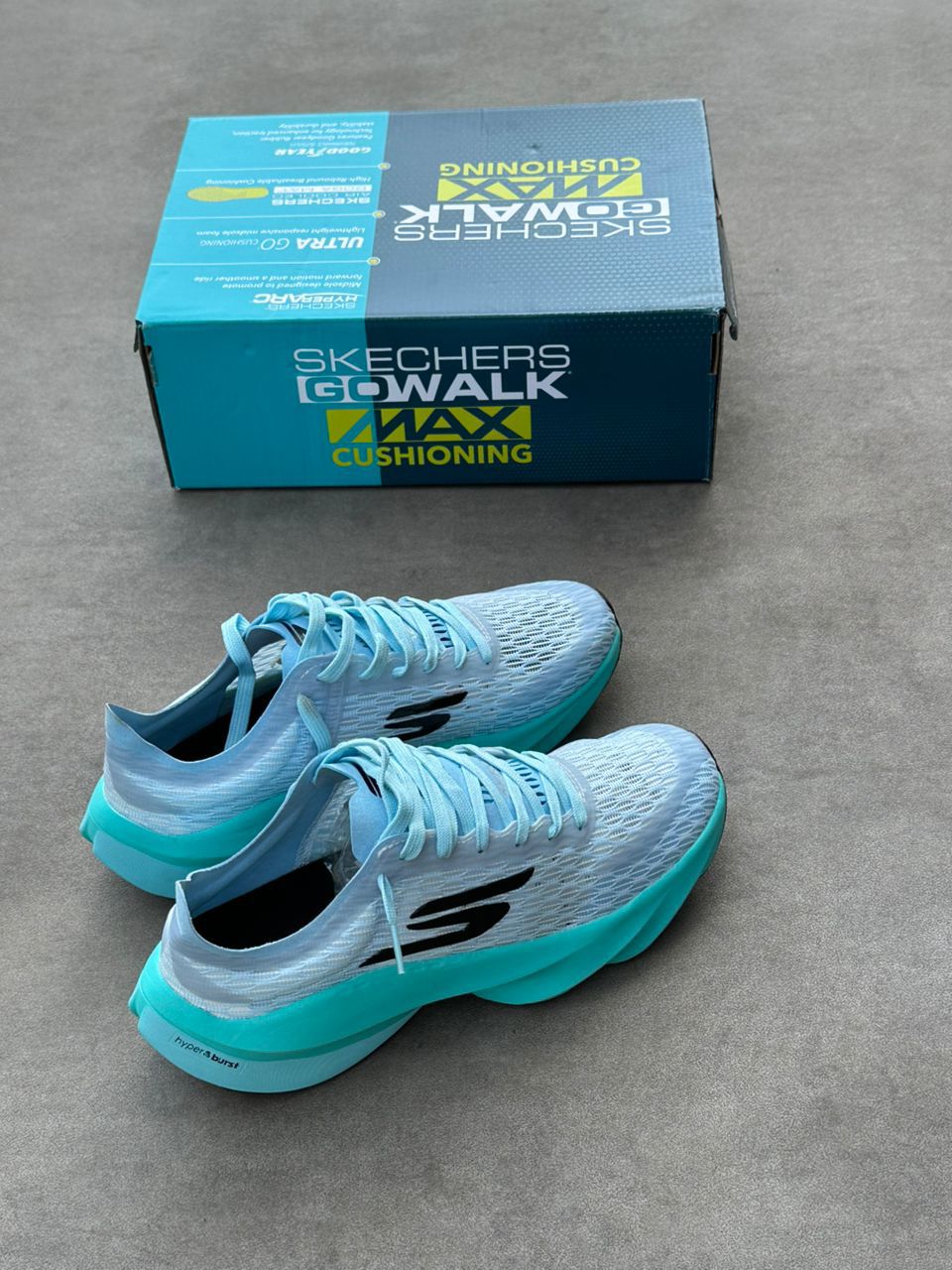 Skechers GoWalk Max Cushioning